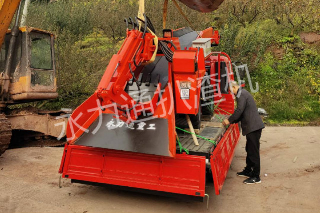 扒渣機(jī)tu_3.jpg 扒渣機(jī)tu_3.jpg